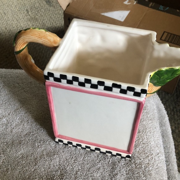 Planters - Picture 2 of 3